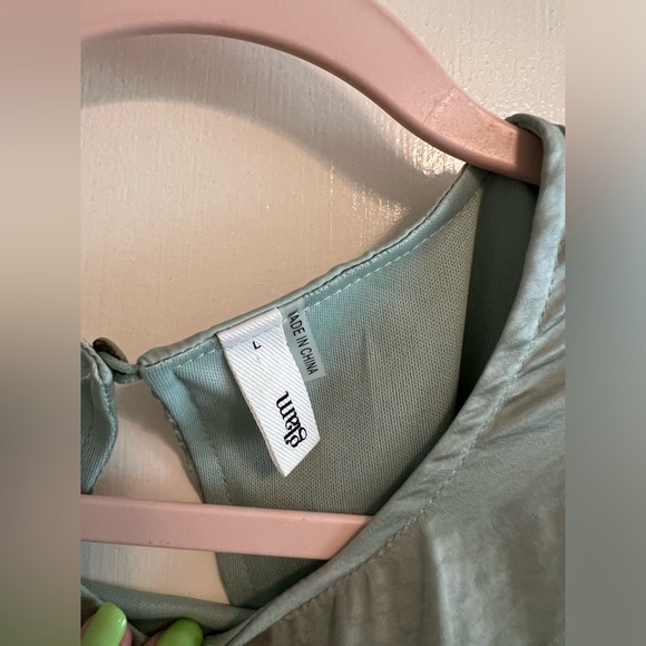 Women’s Blouse - Picture 3 of 3